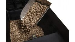 Broil King Pellet And Charcoal Scoop 63946 -Napoleon || Broil King || Big Green Egg Sales 63946 action 04 1000x563 1